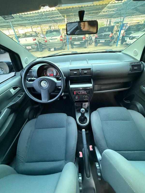 Volkswagen FOX 1.0 2009 FERREIRA VEÍCULOS VENÂNCIO AIRES / Carros no Vale