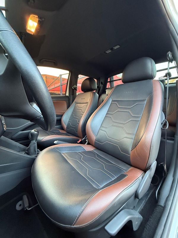 Volkswagen SAVEIRO CROSS C.DUPLA 1.6 8V 2019 FERREIRA VEÍCULOS VENÂNCIO AIRES / Carros no Vale