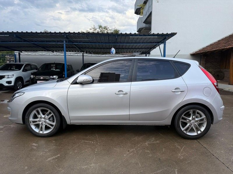 Hyundai I30 GLS 2.0 2012 FERREIRA VEÍCULOS VENÂNCIO AIRES / Carros no Vale