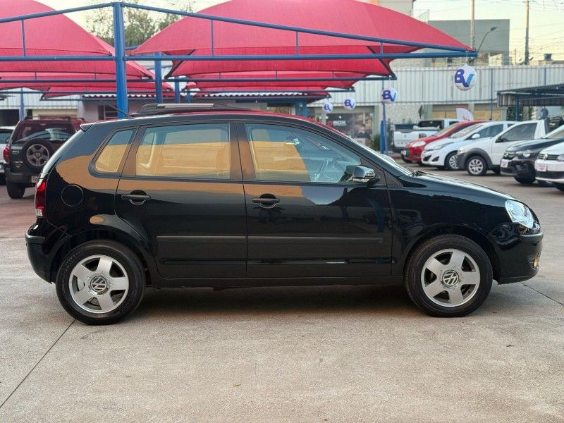 Volkswagen POLO HATCH 1.6 8V 2010 FERREIRA VEÍCULOS VENÂNCIO AIRES / Carros no Vale