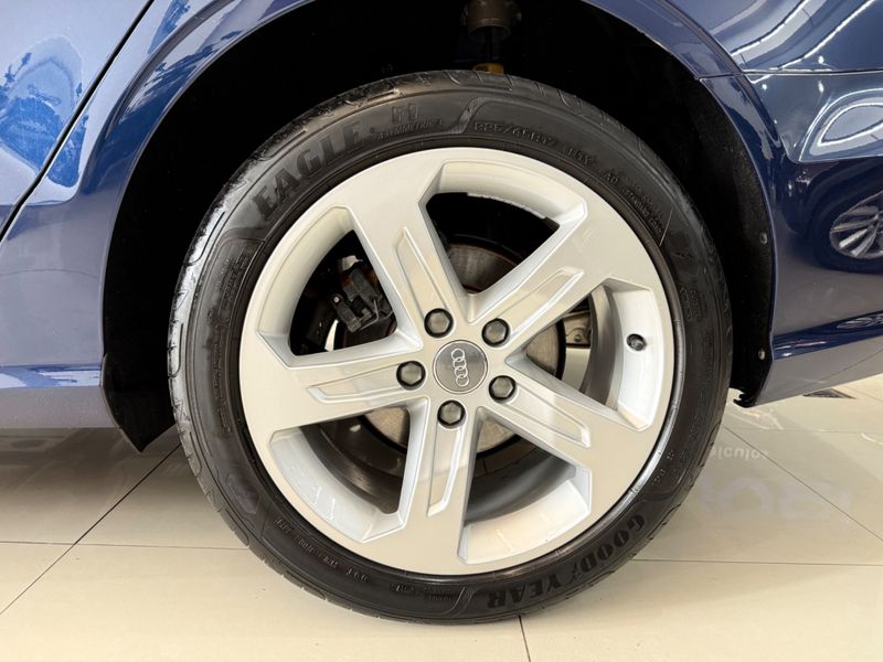 Audi A3 Sedan Prestige Plus 1.4 Tfsi Tiptronic 2019/2020 COVEL VEICULOS ENCANTADO / Carros no Vale
