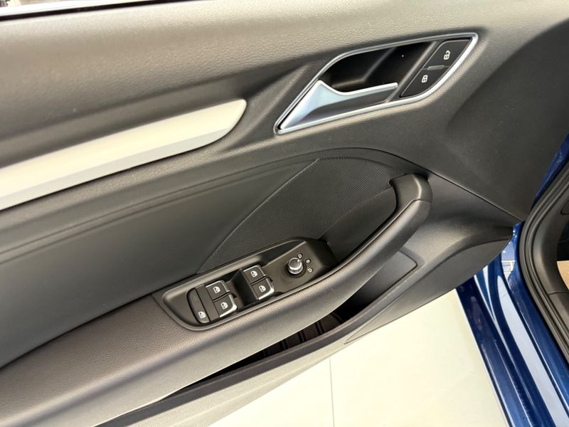 Audi A3 Sedan Prestige Plus 1.4 Tfsi Tiptronic 2019/2020 COVEL VEICULOS ENCANTADO / Carros no Vale