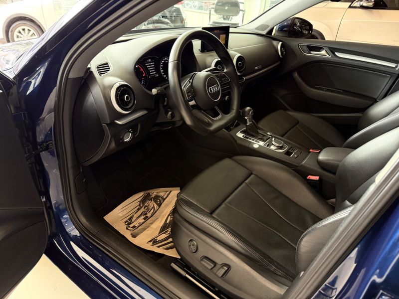 Audi A3 Sedan Prestige Plus 1.4 Tfsi Tiptronic 2019/2020 COVEL VEICULOS ENCANTADO / Carros no Vale