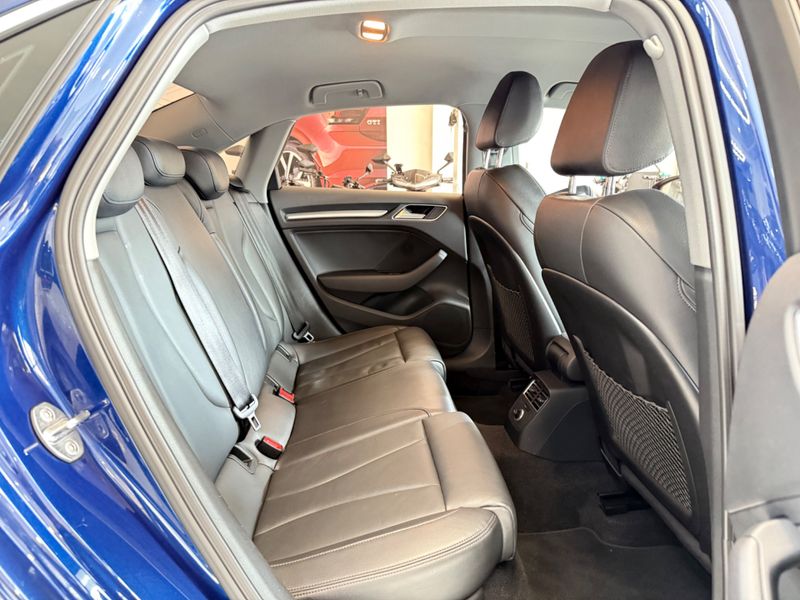 Audi A3 Sedan Prestige Plus 1.4 Tfsi Tiptronic 2019/2020 COVEL VEICULOS ENCANTADO / Carros no Vale