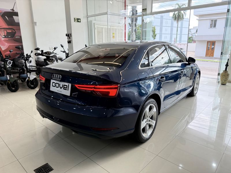 Audi A3 Sedan Prestige Plus 1.4 Tfsi Tiptronic 2019/2020 COVEL VEICULOS ENCANTADO / Carros no Vale