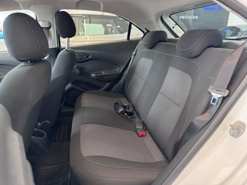 Chevrolet Onix 1.0 Lt 2017/2018 COVEL VEICULOS ENCANTADO / Carros no Vale