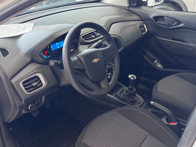 Chevrolet Onix 1.0 Lt 2017/2018 COVEL VEICULOS ENCANTADO / Carros no Vale
