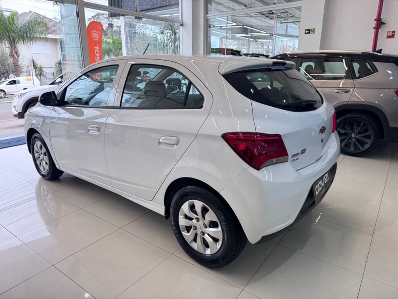 Chevrolet Onix 1.0 Lt 2017/2018 COVEL VEICULOS ENCANTADO / Carros no Vale