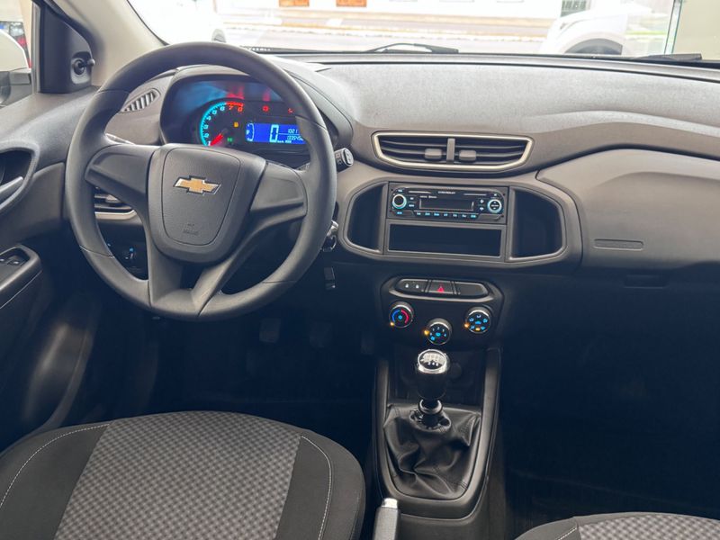 Chevrolet Onix 1.0 Lt 2017/2018 COVEL VEICULOS ENCANTADO / Carros no Vale
