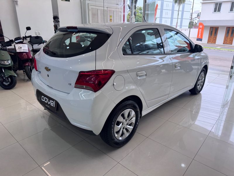 Chevrolet Onix 1.0 Lt 2017/2018 COVEL VEICULOS ENCANTADO / Carros no Vale