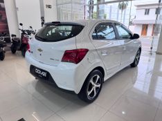 Chevrolet Onix Hatch Ltz 1.4 8v Flexpower Mec 2016/2017 COVEL VEICULOS ENCANTADO / Carros no Vale