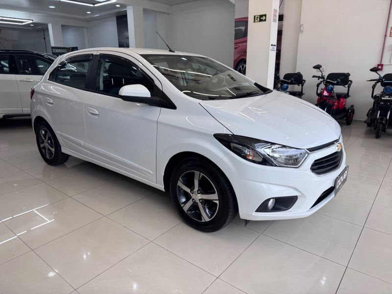 Chevrolet Onix Hatch Ltz 1.4 8v Flexpower Mec 2016/2017 COVEL VEICULOS ENCANTADO / Carros no Vale