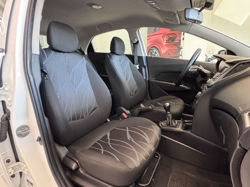 Hyundai Hb20 1.0m Comfor 2014/2015 COVEL VEICULOS ENCANTADO / Carros no Vale