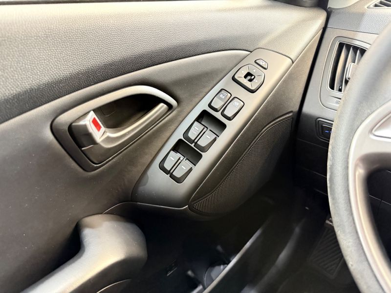 Hyundai Ix35 2.0 Mpfi Gl 16v 2019/2020 COVEL VEICULOS ENCANTADO / Carros no Vale
