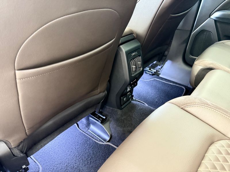 Jeep Commander Overland T270 1.3 Tb 2022/2023 COVEL VEICULOS ENCANTADO / Carros no Vale