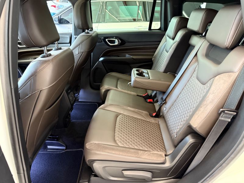 Jeep Commander Overland T270 1.3 Tb 2022/2023 COVEL VEICULOS ENCANTADO / Carros no Vale