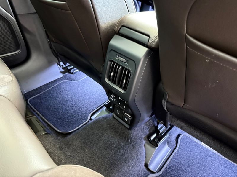 Jeep Commander Overland T270 1.3 Tb 2022/2023 COVEL VEICULOS ENCANTADO / Carros no Vale