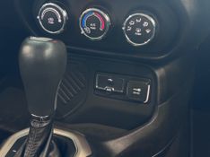 Jeep Renegade Sport 1.8 4×2 16v 2015/2016 COVEL VEICULOS ENCANTADO / Carros no Vale