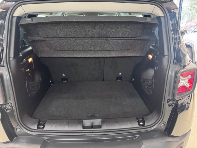 Jeep Renegade Sport 1.8 4×2 16v 2015/2016 COVEL VEICULOS ENCANTADO / Carros no Vale