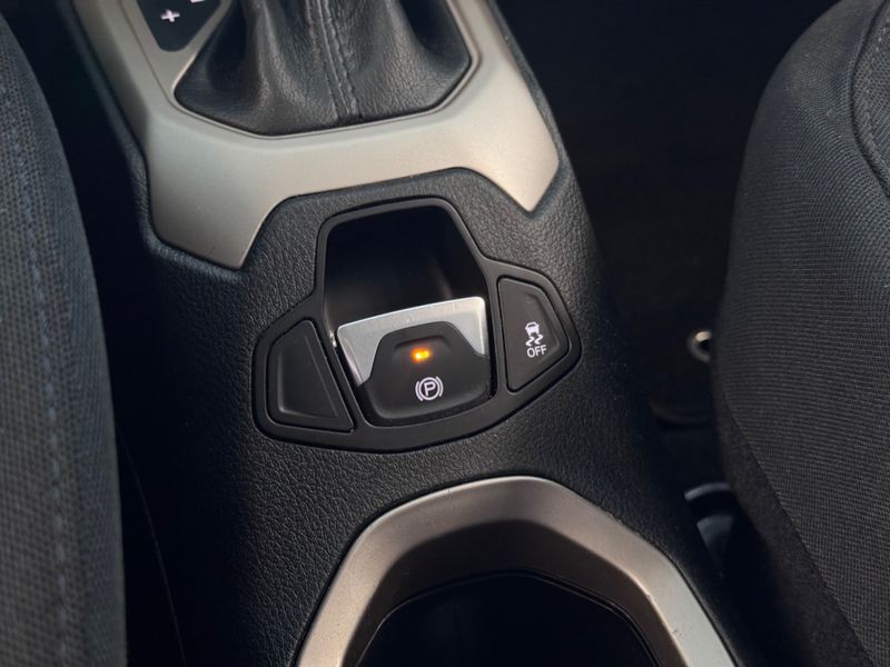 Jeep Renegade Sport 1.8 4×2 16v 2015/2016 COVEL VEICULOS ENCANTADO / Carros no Vale