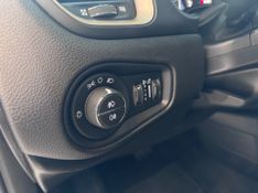 Jeep Renegade Sport 1.8 4×2 16v 2015/2016 COVEL VEICULOS ENCANTADO / Carros no Vale