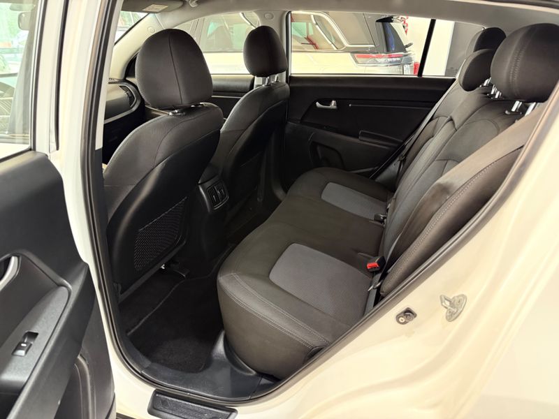 Kia Sportage 2.0 Lx 4×2 16v 2014/2015 COVEL VEICULOS ENCANTADO / Carros no Vale
