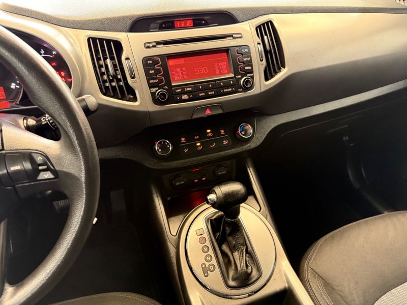 Kia Sportage 2.0 Lx 4×2 16v 2014/2015 COVEL VEICULOS ENCANTADO / Carros no Vale