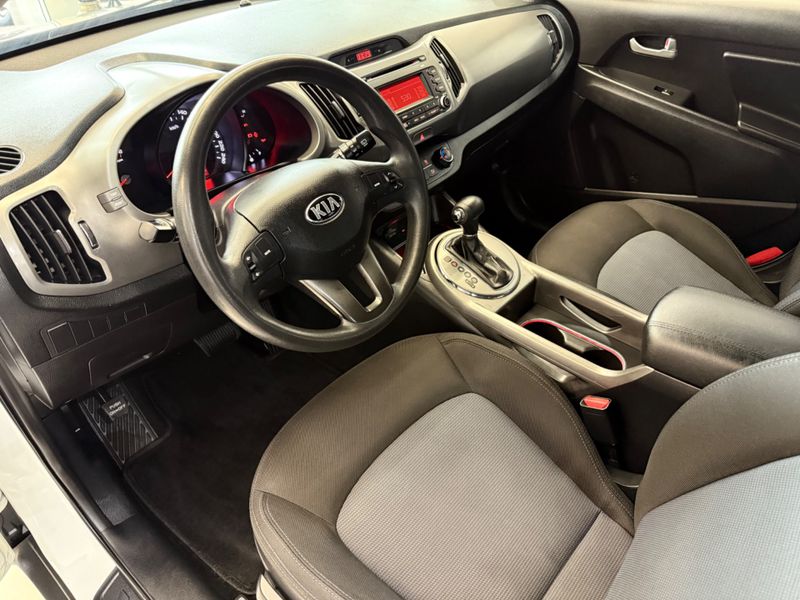 Kia Sportage 2.0 Lx 4×2 16v 2014/2015 COVEL VEICULOS ENCANTADO / Carros no Vale