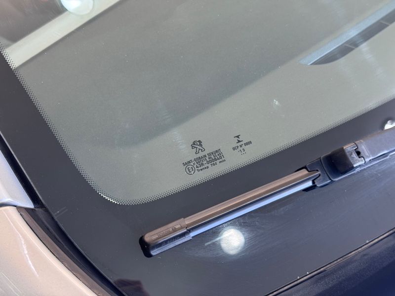 Peugeot 208 Active 1.5 8v 2013/2014 COVEL VEICULOS ENCANTADO / Carros no Vale