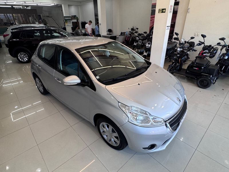 Peugeot 208 Active 1.5 8v 2013/2014 COVEL VEICULOS ENCANTADO / Carros no Vale