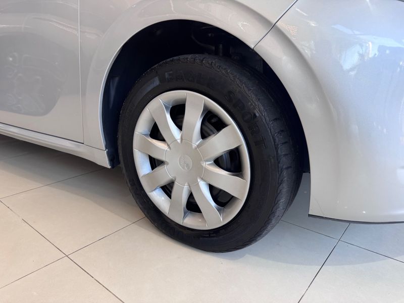 Peugeot 208 Active 1.5 8v 2013/2014 COVEL VEICULOS ENCANTADO / Carros no Vale