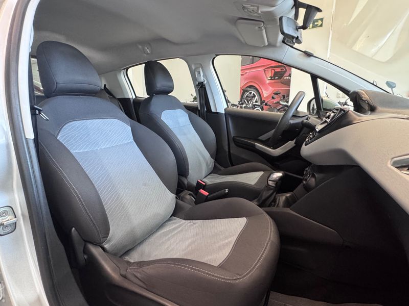 Peugeot 208 Active 1.5 8v 2013/2014 COVEL VEICULOS ENCANTADO / Carros no Vale