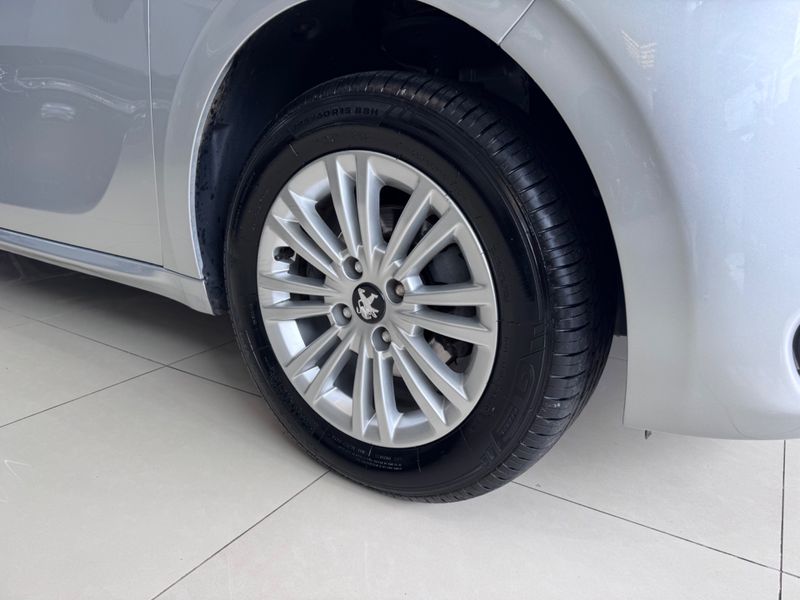 Peugeot 208 Active 2019/2020 COVEL VEICULOS ENCANTADO / Carros no Vale