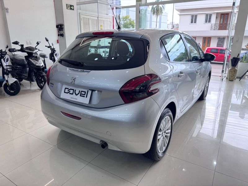 Peugeot 208 Active 2019/2020 COVEL VEICULOS ENCANTADO / Carros no Vale