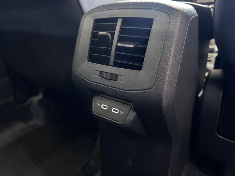 Volkswagen T-cross Comfor 200 Tsi 1.0 2023/2024 COVEL VEICULOS ENCANTADO / Carros no Vale
