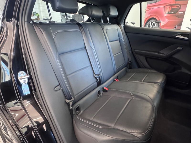 Volkswagen T-cross Comfor 200 Tsi 1.0 2023/2024 COVEL VEICULOS ENCANTADO / Carros no Vale