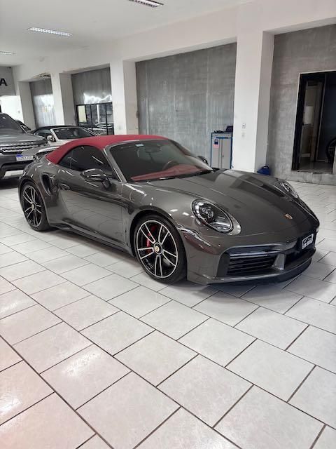 PORSCHE 911 3.8 24V H6 GASOLINA TURBO CABRIOLET PDK 2024/2024 FÁBIO BERNARDES PORTO ALEGRE / Carros no Vale
