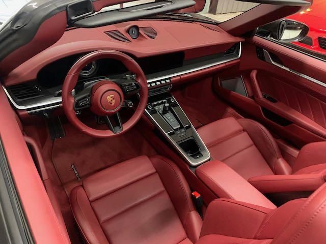 PORSCHE 911 3.8 24V H6 GASOLINA TURBO CABRIOLET PDK 2024/2024 FÁBIO BERNARDES PORTO ALEGRE / Carros no Vale