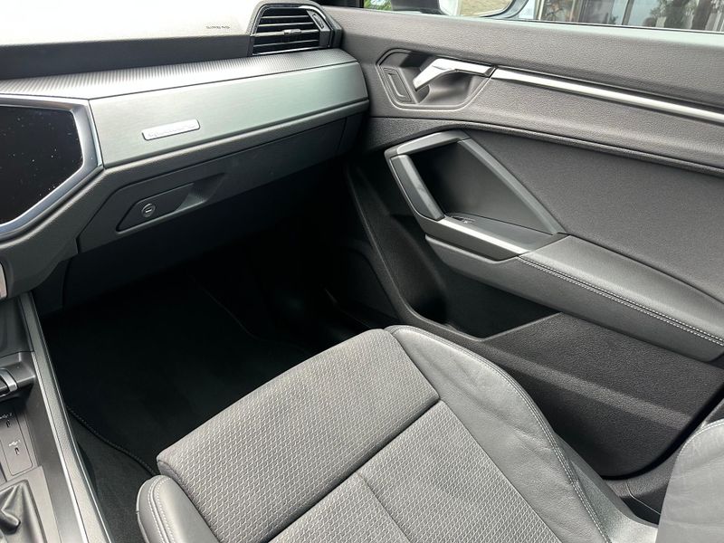 Audi Q3 Perf Black 2.0 TFSI Tiptr Quattro 2023/2024 CONCEPT MOTORS PASSO FUNDO / Carros no Vale