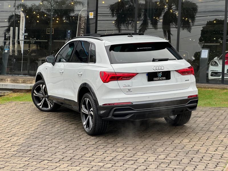 Audi Q3 Perf Black 2.0 TFSI Tiptr Quattro 2023/2024 CONCEPT MOTORS PASSO FUNDO / Carros no Vale
