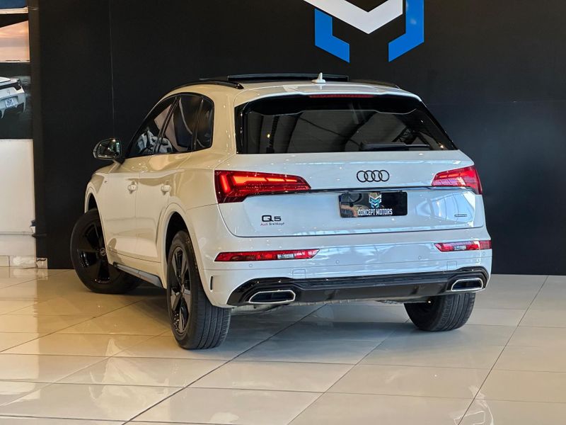 Audi Q5 S-Line 2.0 TFSI Quattro S-tronic 2023/2023 CONCEPT MOTORS PASSO FUNDO / Carros no Vale Audi Q5 S-Line 2.0 TFSI Quattro S-tronic 2023/2023 CONCEPT MOTORS PASSO FUNDO / Carros no Vale