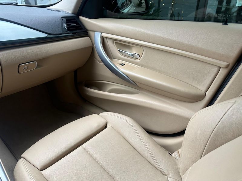 BMW 320i 2.0 Turbo/ActiveFlex 16V/GP 4p 2015/2015 CONCEPT MOTORS PASSO FUNDO / Carros no Vale