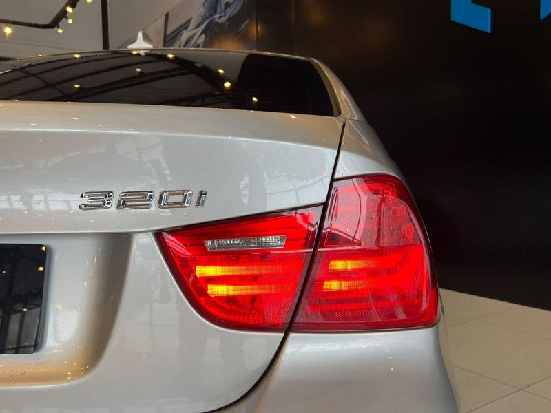 BMW 320ia 2.0 2011/2011 CONCEPT MOTORS PASSO FUNDO / Carros no Vale