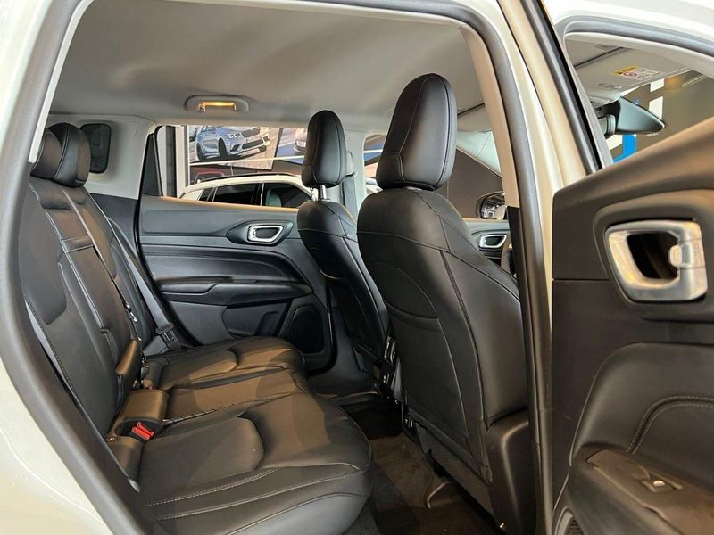 Jeep Compass LONG T270 1.3 TB 4×2 Flex Aut. 2021/2022 CONCEPT MOTORS PASSO FUNDO / Carros no Vale