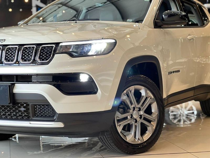 Jeep Compass LONG T270 1.3 TB 4×2 Flex Aut. 2021/2022 CONCEPT MOTORS PASSO FUNDO / Carros no Vale