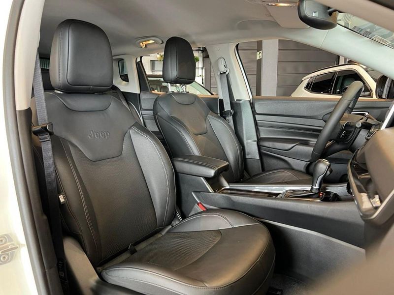 Jeep Compass LONG T270 1.3 TB 4×2 Flex Aut. 2021/2022 CONCEPT MOTORS PASSO FUNDO / Carros no Vale