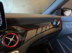 Mercedes-Benz Cla 45 AMG CLA 45 4MATIC CGI 2.0 TB Aut. 2018/2018 CONCEPT MOTORS PASSO FUNDO / Carros no Vale