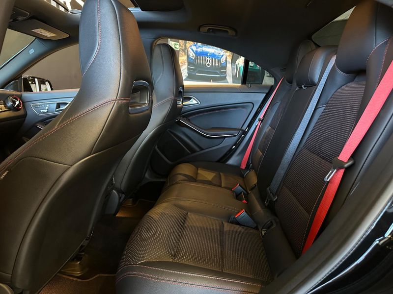Mercedes-Benz Cla 45 AMG CLA 45 4MATIC CGI 2.0 TB Aut. 2018/2018 CONCEPT MOTORS PASSO FUNDO / Carros no Vale Mercedes-Benz Cla 45 AMG CLA 45 4MATIC CGI 2.0 TB Aut. 2018/2018 CONCEPT MOTORS PASSO FUNDO / Carros no Vale