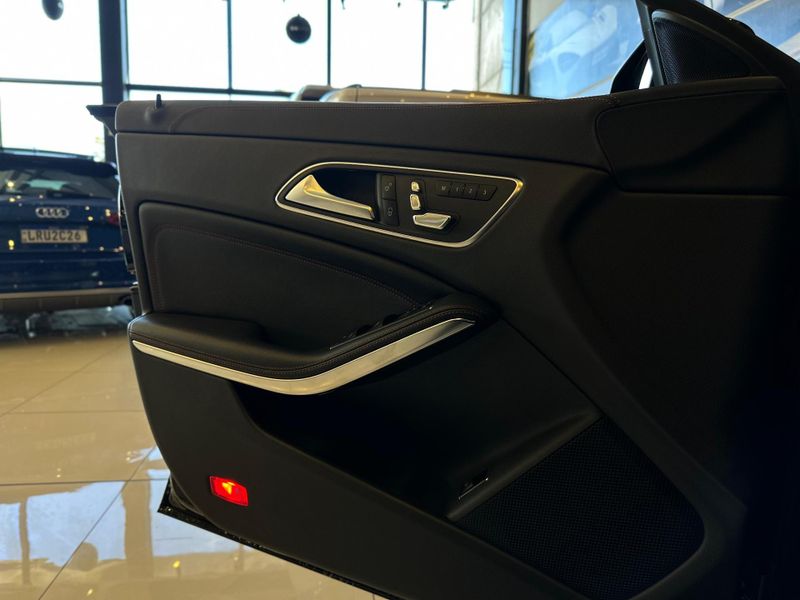 Mercedes-Benz Cla 45 AMG CLA 45 4MATIC CGI 2.0 TB Aut. 2018/2018 CONCEPT MOTORS PASSO FUNDO / Carros no Vale Mercedes-Benz Cla 45 AMG CLA 45 4MATIC CGI 2.0 TB Aut. 2018/2018 CONCEPT MOTORS PASSO FUNDO / Carros no Vale