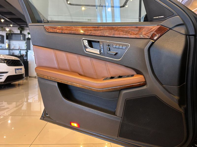 Mercedes-Benz E 550 Classe E 550 AMG 5.5 V8 4MATIC 2010/2011 CONCEPT MOTORS PASSO FUNDO / Carros no Vale Mercedes-Benz E 550 Classe E 550 AMG 5.5 V8 4MATIC 2010/2011 CONCEPT MOTORS PASSO FUNDO / Carros no Vale